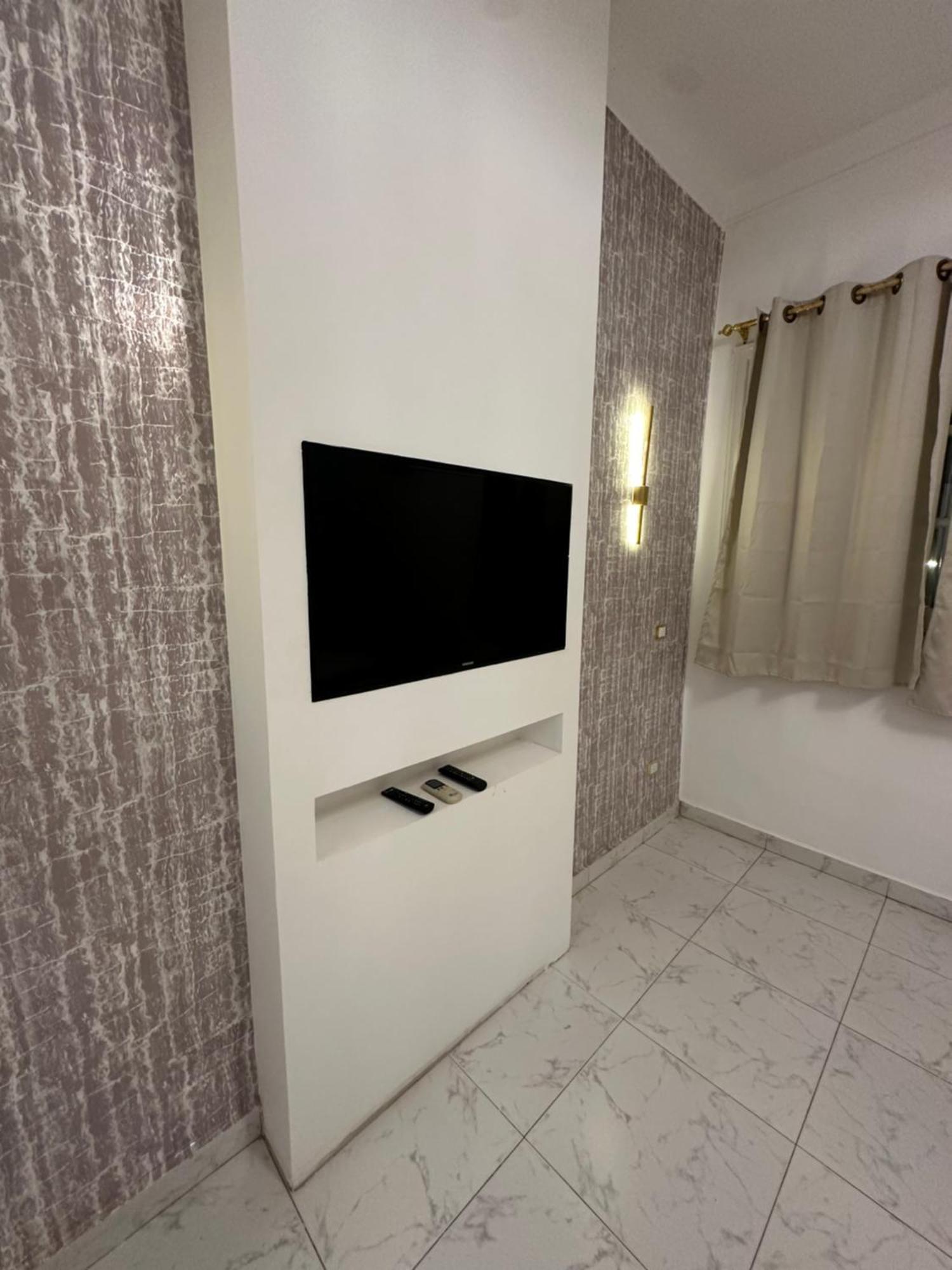 Apartamento 2 - Bedroom In The Heart Of Zamalek Visits Allowed