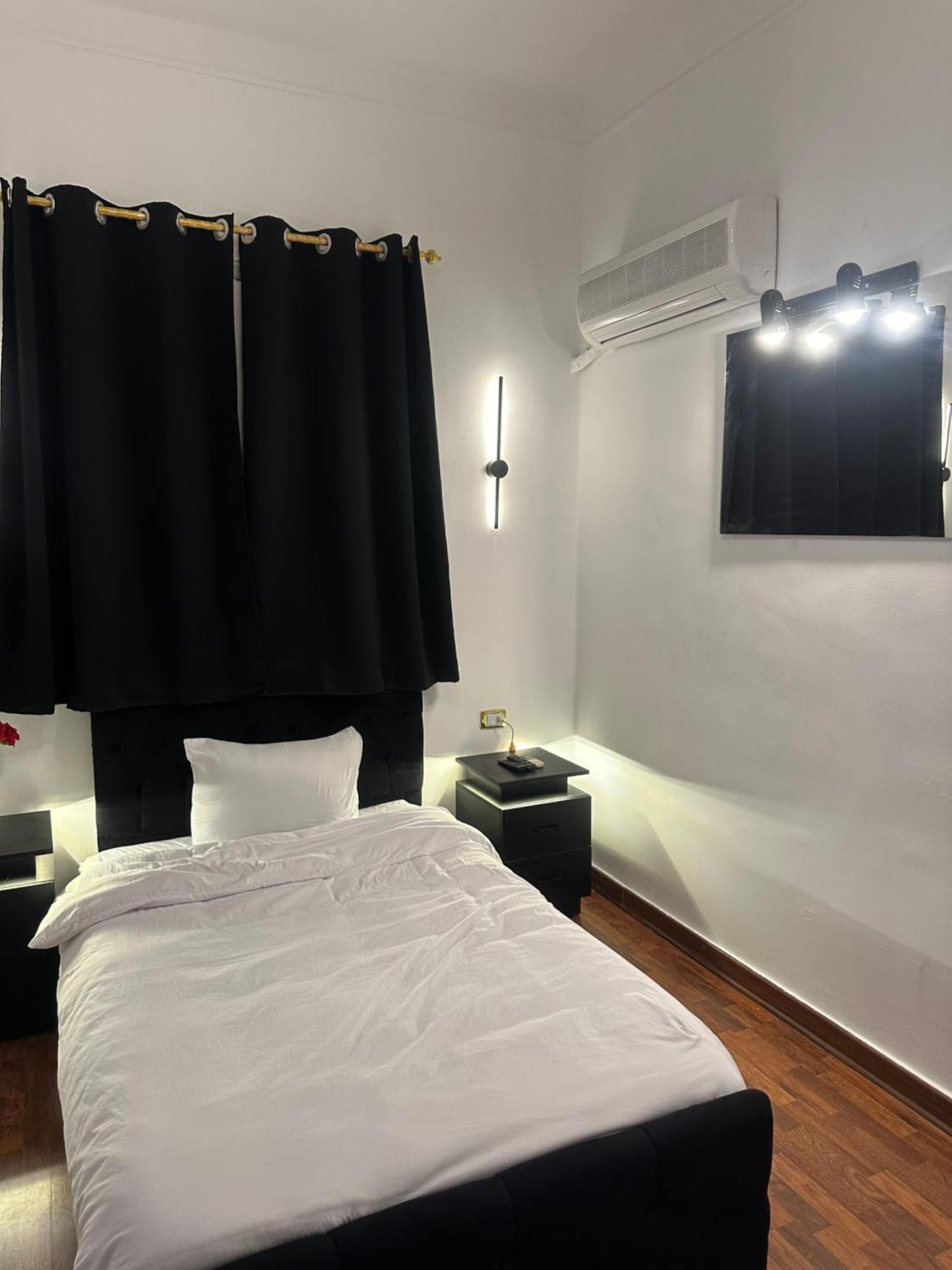 Apartamento 2 - Bedroom In The Heart Of Zamalek Visits Allowed