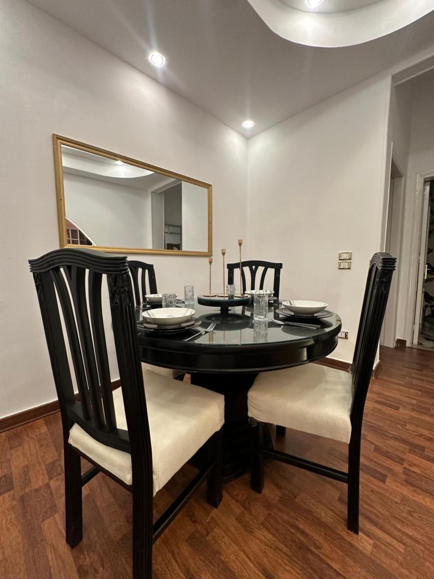 2 - Bedroom In The Heart Of Zamalek Visits Allowed Apartamento Cairo